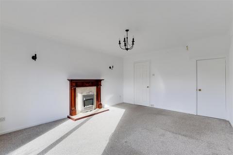 8 Ariel Close, Nottingham, NG6 0EH