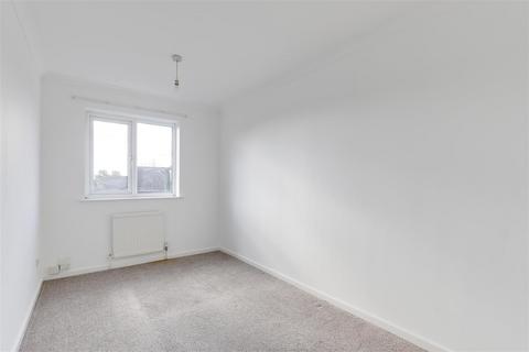 8 Ariel Close, Nottingham, NG6 0EH