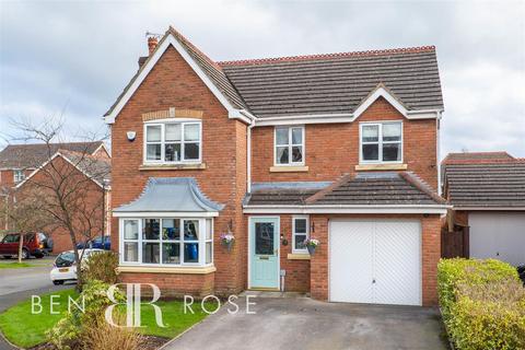 4 bedroom detached house for sale, Forsythia Drive, Clayton-Le-Woods, Chorley