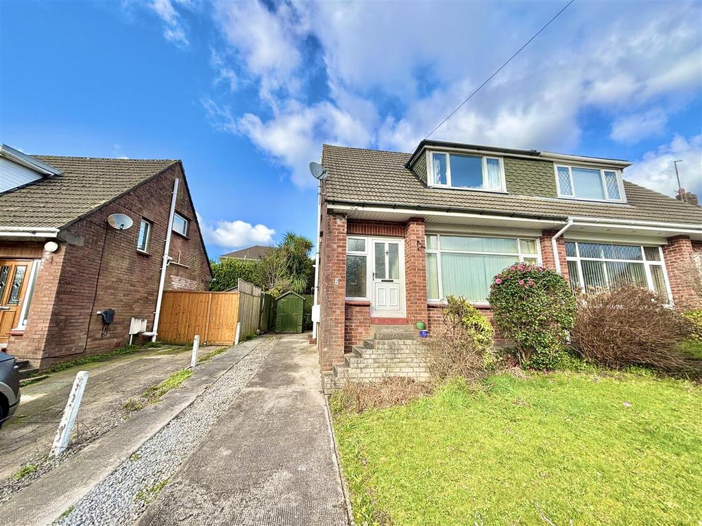 Kennington Close, Killay, Swansea 2 bed semidetached house for sale £200,000
