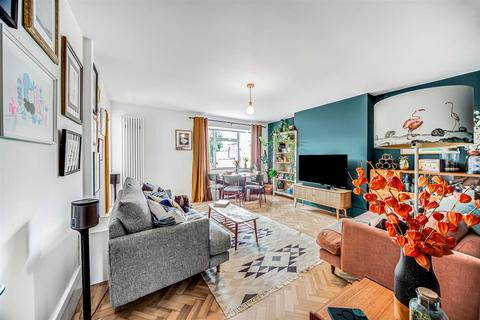 4 bedroom flat for sale, Kelland Close, Crouch End