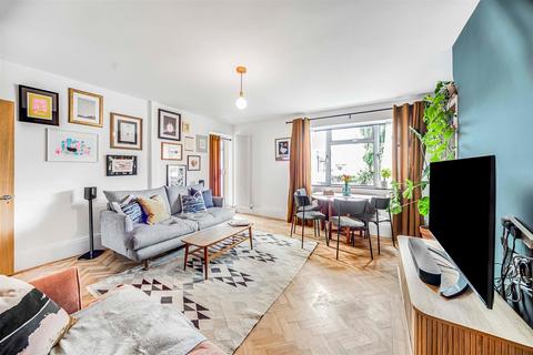 4 bedroom flat for sale, Kelland Close, Crouch End