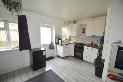 3 bedroom terraced house for sale, Porters ave
