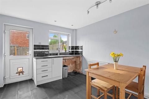 2 bedroom end of terrace house for sale - Whitewood Way, Worcester