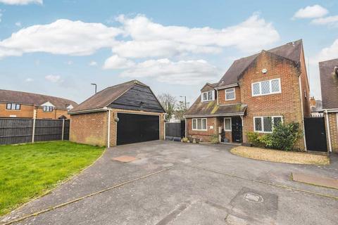 4 bedroom detached house for sale, Padstow Close, Langley SL3