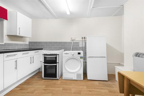 274 Kings Road, Reading, RG1 4HP
