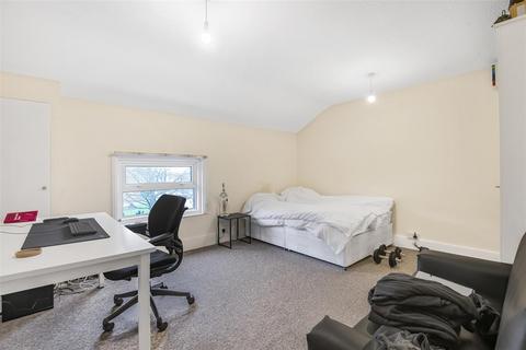 274 Kings Road, Reading, RG1 4HP