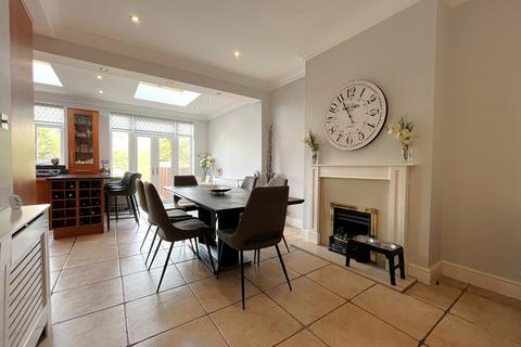 4 bedroom terraced house for sale, Murray Avenue, Bromley BR1