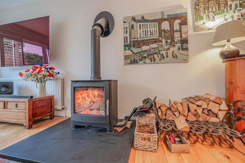 14 Haddon Close, Hemel Hempstead, HP3 8NE