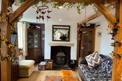 2 bedroom cottage for sale, Llanrhaeadr YM
