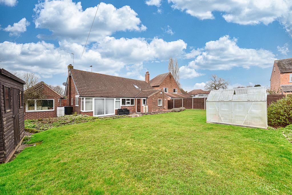 Grantham Road, RadcliffeOnTrent 3 bed detached bungalow for sale £375,000
