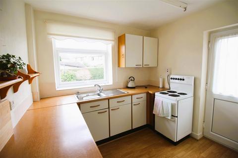 3 bedroom semi-detached house for sale - Wyke Crescent, Bradford BD12