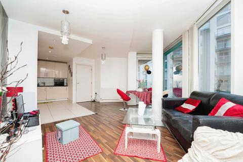 2 bedroom apartment for sale, Station Approach, Hayes, UB3