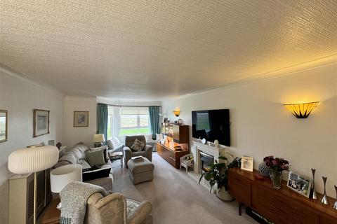 3 bedroom apartment for sale, Riversdale Lodge, East Beach, Lytham