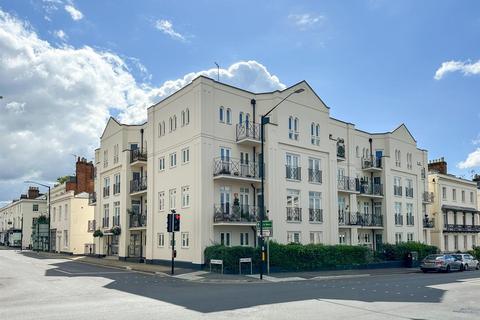 2 bedroom flat for sale, Regent Street, Leamington Spa