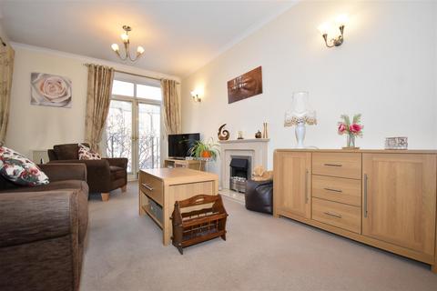 2 bedroom flat for sale, Regent Street, Leamington Spa