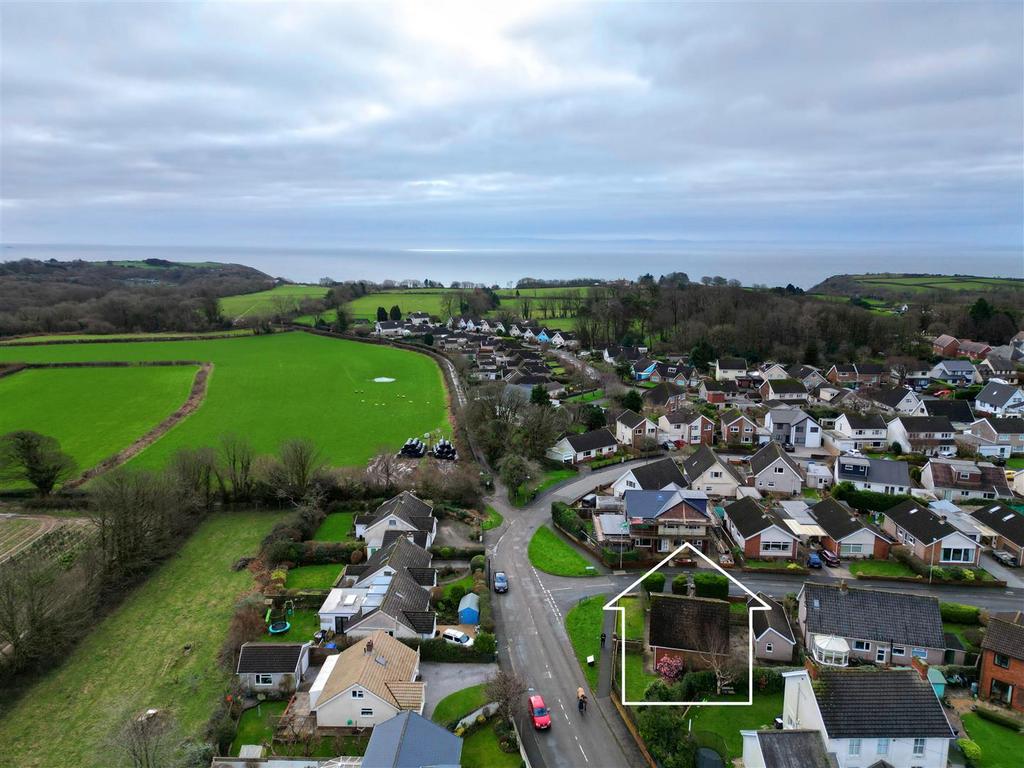 Hilland Drive, Swansea 4 bed detached house for sale £400,000
