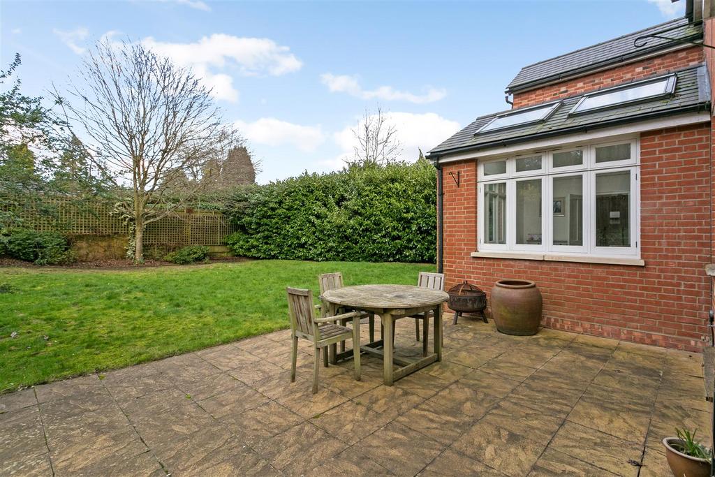 65268 Gorse Glen, 9 Onslow Road, Sunningdale, Asco