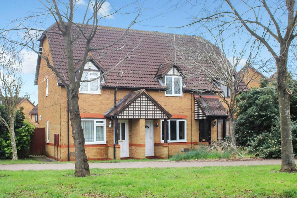 Calverleigh Crescent, Furzton, Milton Keynes 2 bed terraced house for