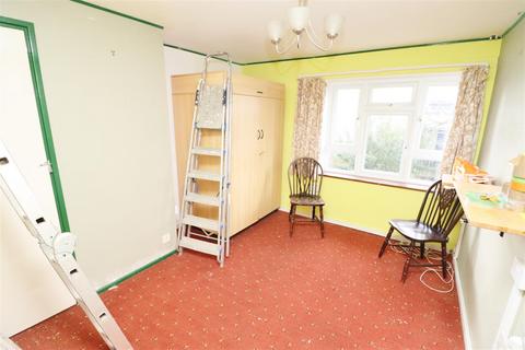 1 bedroom flat for sale - Orchard Close, Radlett