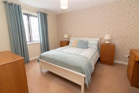 2 bedroom apartment for sale, Victoria Court, West Moor, Newcastle Upon Tyne