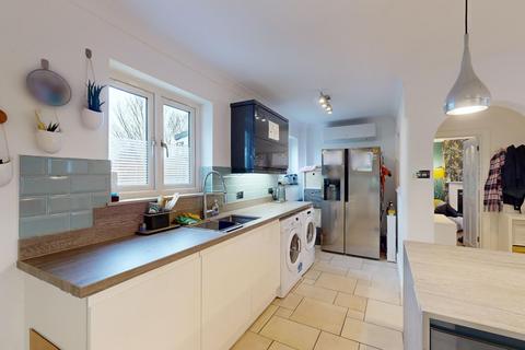 168 Hampton Crescent, Gravesend, DA12 4HZ