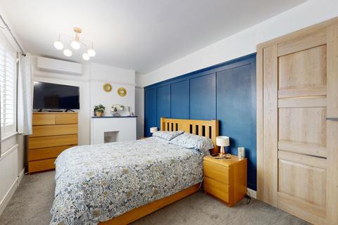 168 Hampton Crescent, Gravesend, DA12 4HZ