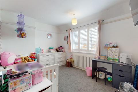 168 Hampton Crescent, Gravesend, DA12 4HZ
