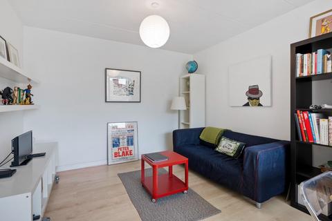 1 bedroom flat for sale, Beechwood Lodge, East Bank London, N16