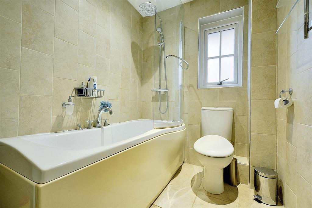 Bathroom 1.jpeg