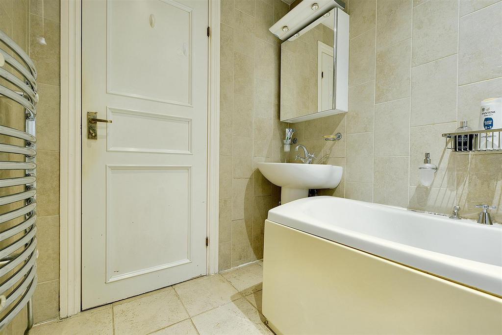 Bathroom 2.jpeg