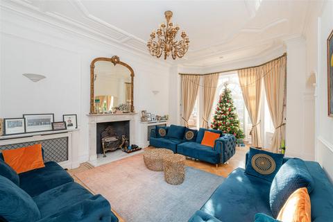 St Johns Wood - 6 bedroom house to rent