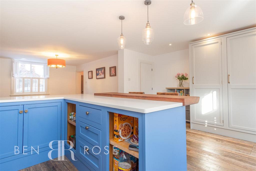 Kitchen/Breakfast Room