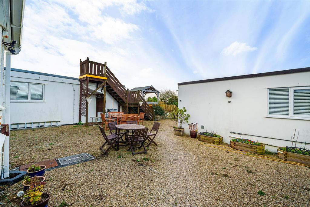Trevarrian Lodge