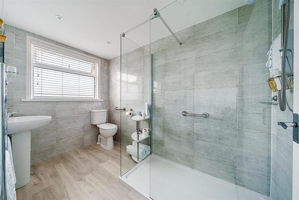 En-suite room 6