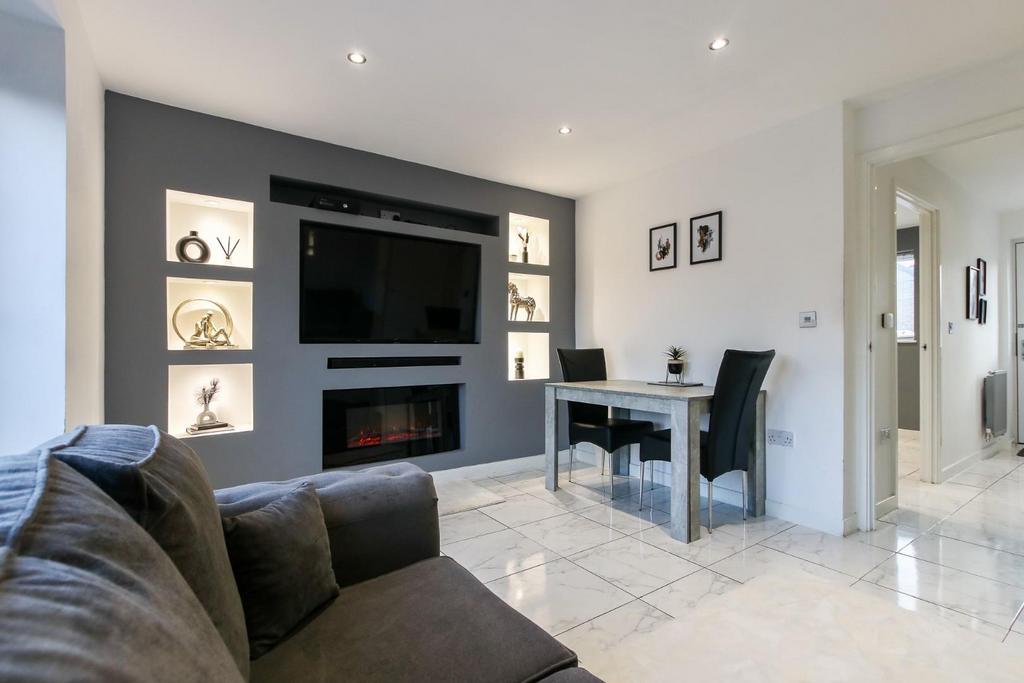 Charlotte Place, Longbenton, NE12 2 bed terraced house for sale £160,000