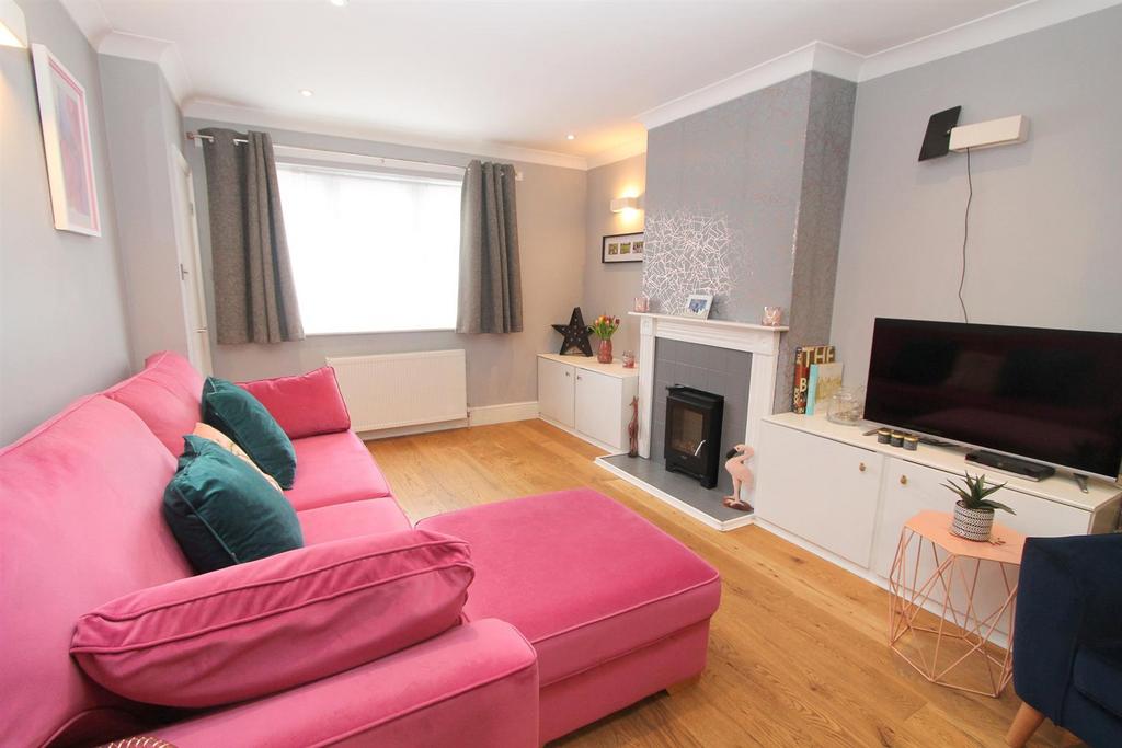 Lounge e.jpg