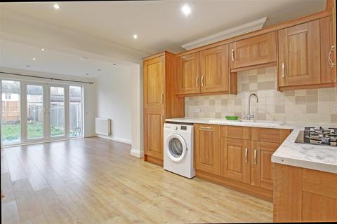 2 bedroom flat for sale, Brookfield Gardens, Cheshunt