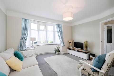 2 bedroom semi-detached house for sale - Waltham Way, Chingford