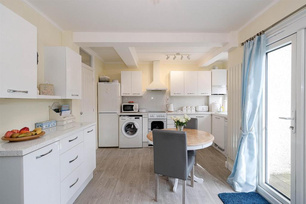 38, Waltham Way-13 resized.jpg