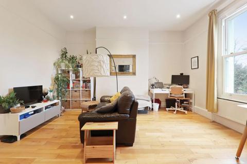 1 bedroom flat for sale, High Street, Penge, London, SE20