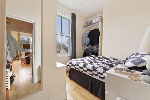 1 bedroom flat for sale, High Street, Penge, London, SE20