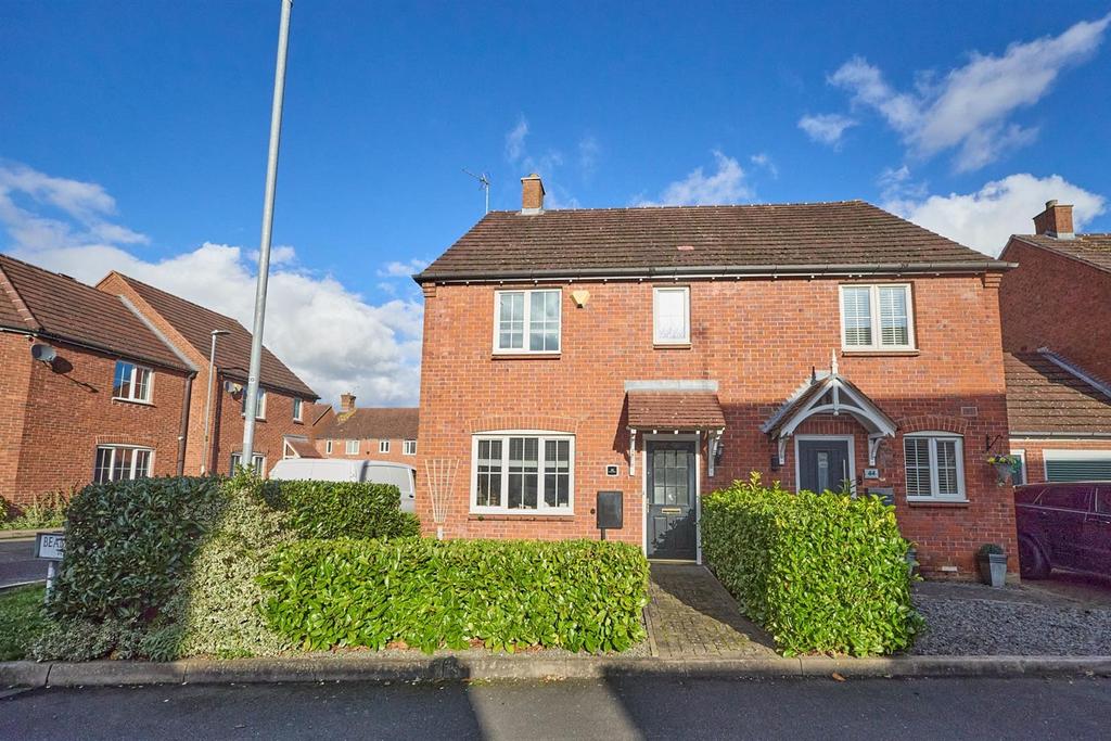 Beams Meadow, Hinckley 3 bed semidetached house for sale £249,000