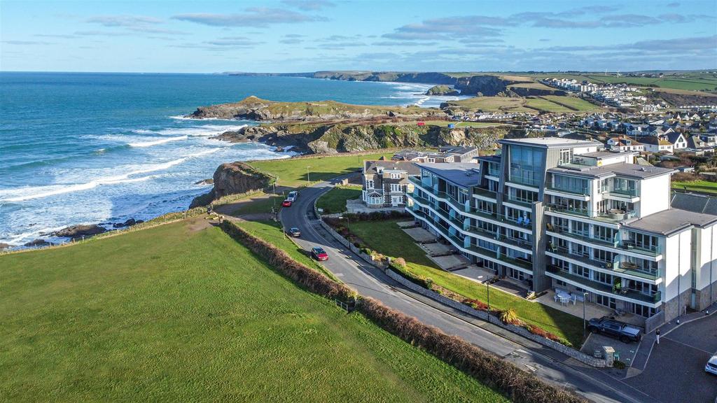 Lusty Glaze Road, Newquay TR7 1 bed apartment for sale £325,000