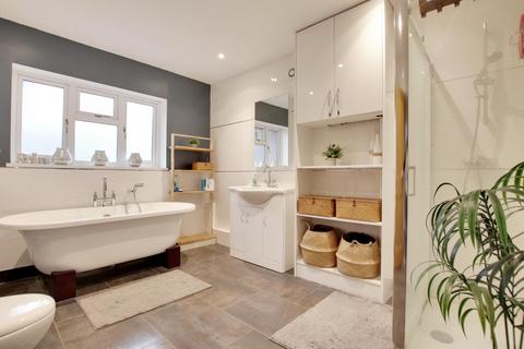 28 Chestnut Road, Brockenhurst, SO42 7RF