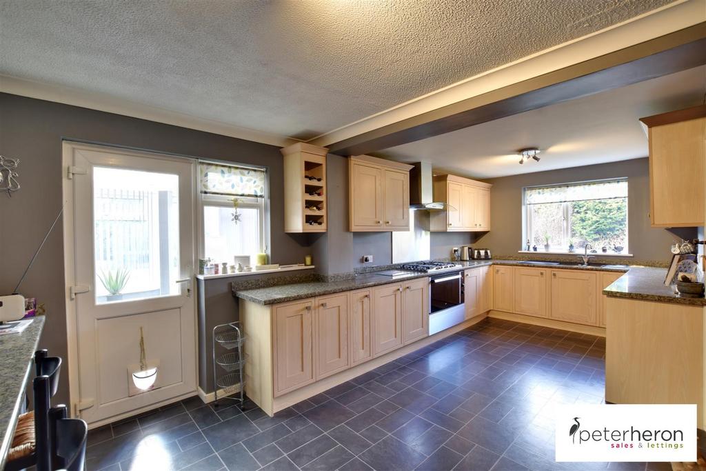 Breakfasting Kitchen