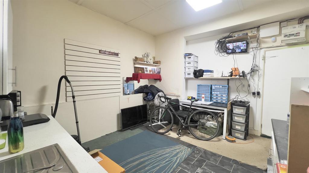 17a Retail Area