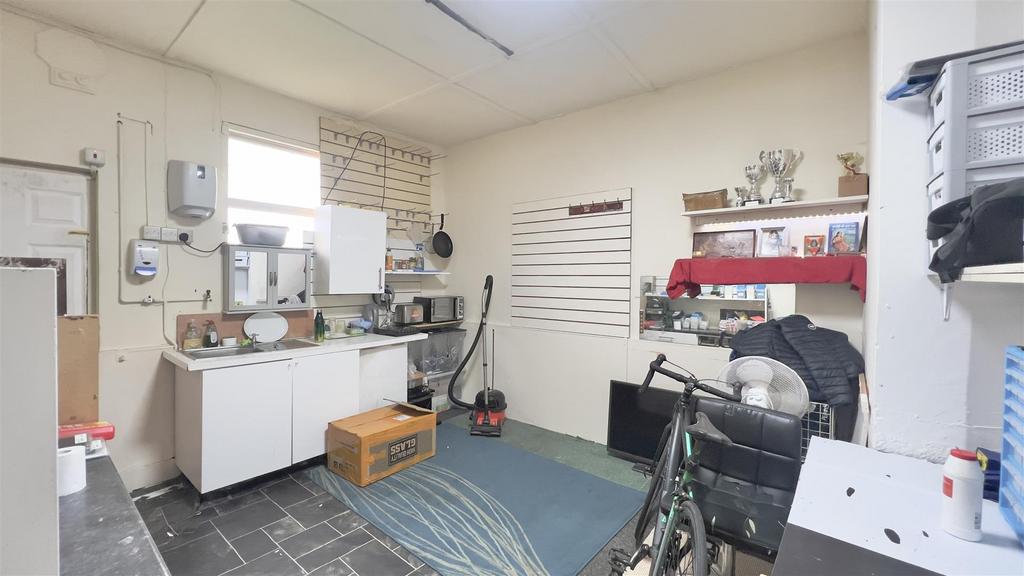 17a Retail Area