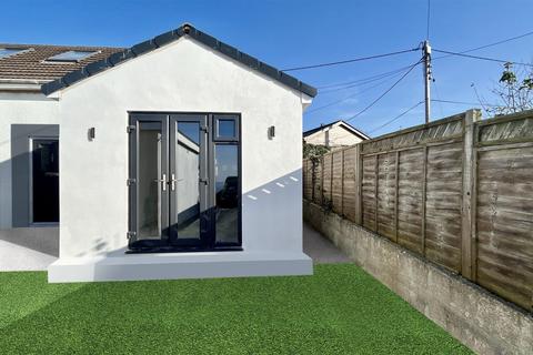2 bedroom detached bungalow for sale - Lewarne Road, Newquay TR7
