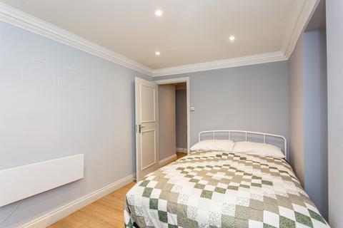 2 bedroom flat for sale, Temple Court, Stepney Green, E1